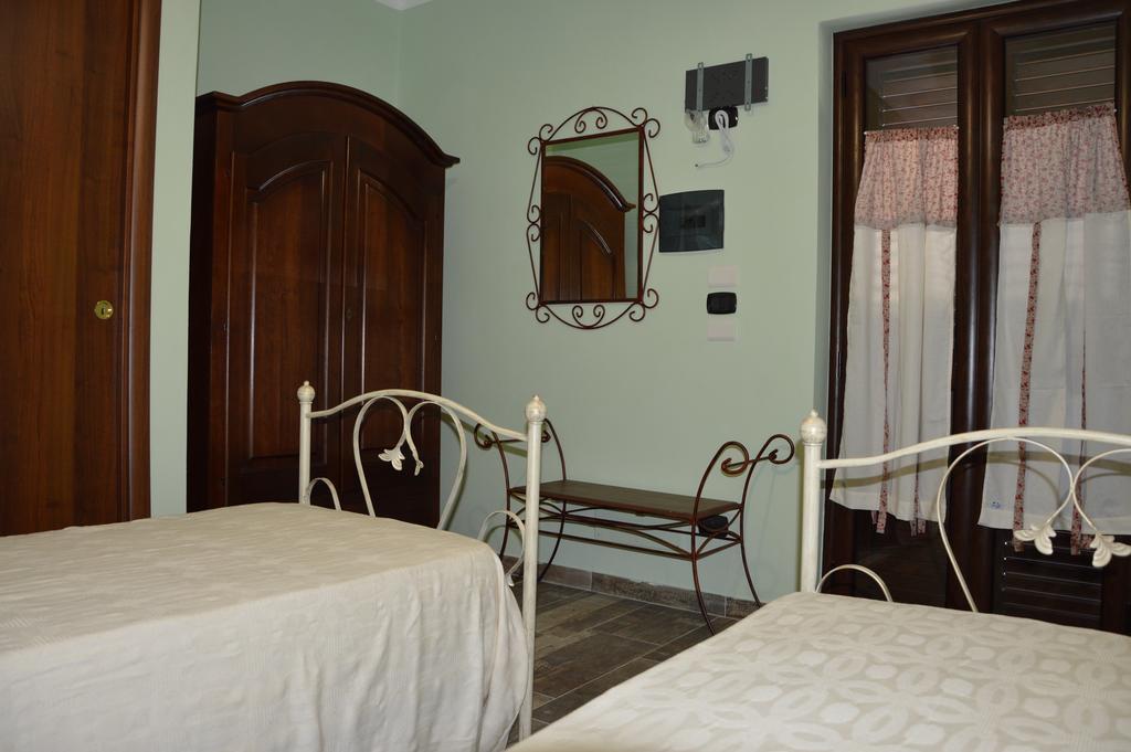 Agriturismo Donna Beatrice Bianco Exterior photo